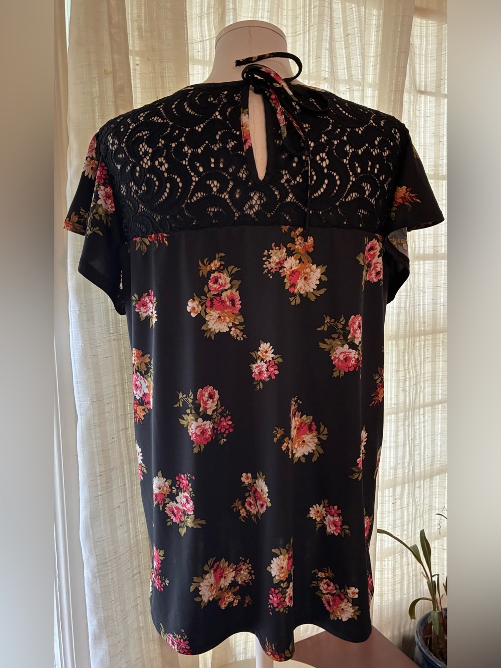 TIMING sheer lace floral flowy top - Picture 2 of 3
